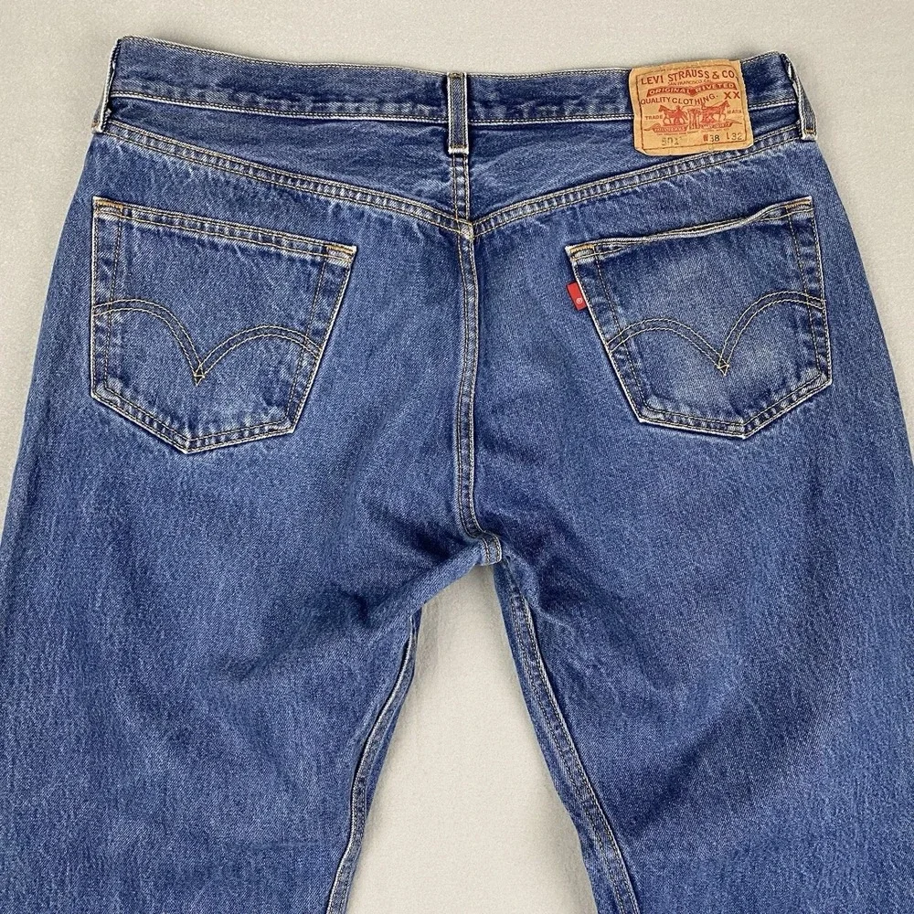 Levis 501 Original Straight Leg Button Fly Jeans Mens 38 Blue Medium‎ Wash